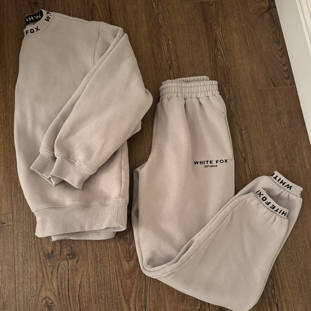 Women's Cream Sweatshirt